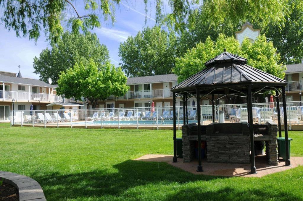 Hotel Western At 2*