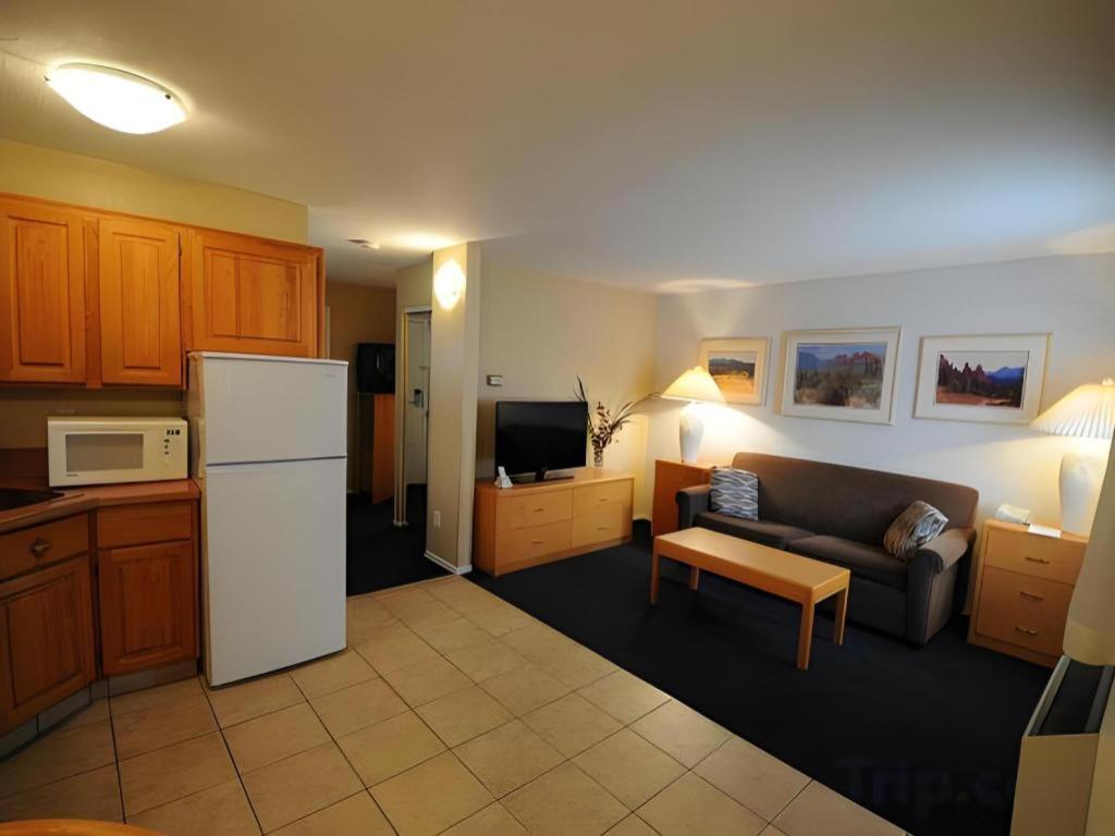 Western At Hotel Penticton