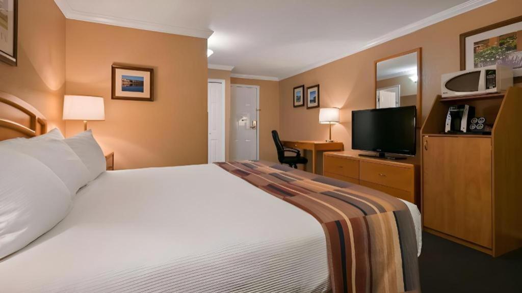 Western At Hotel