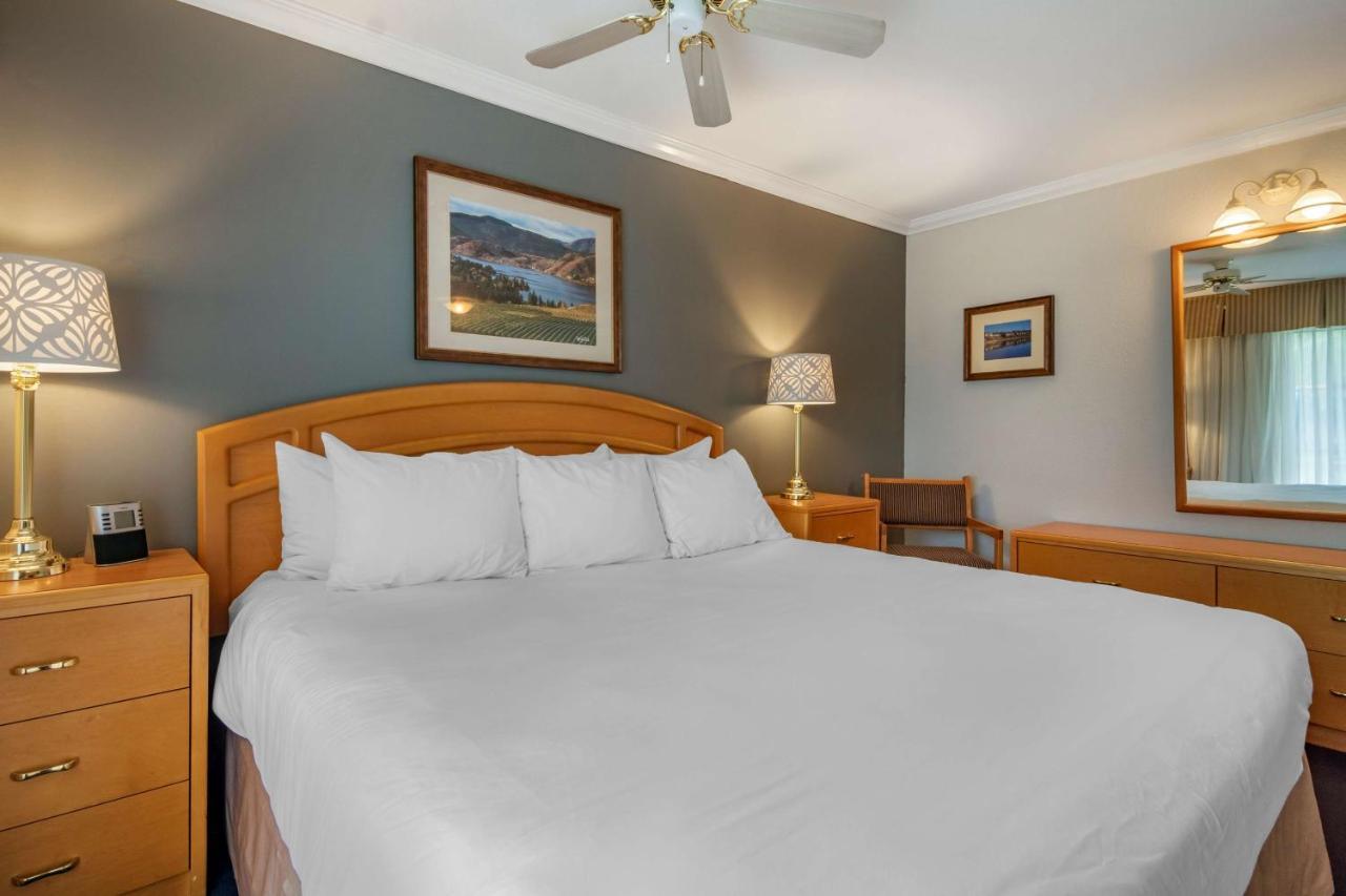 Western At Hotel 2*